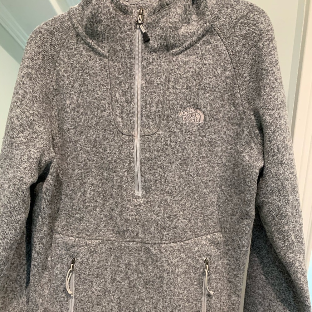 North Face Pullover Euc - image 2